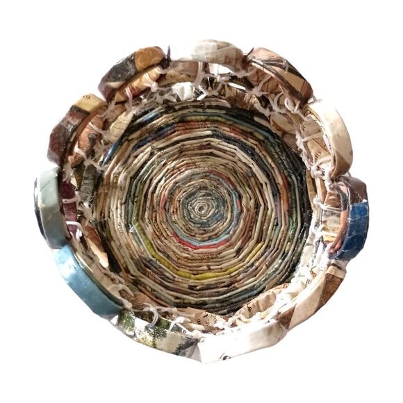 Coiled Paper Basket With Lid Vintage Handmade Pinwheel Design Recycled Newspaper - Picture 6 of 16